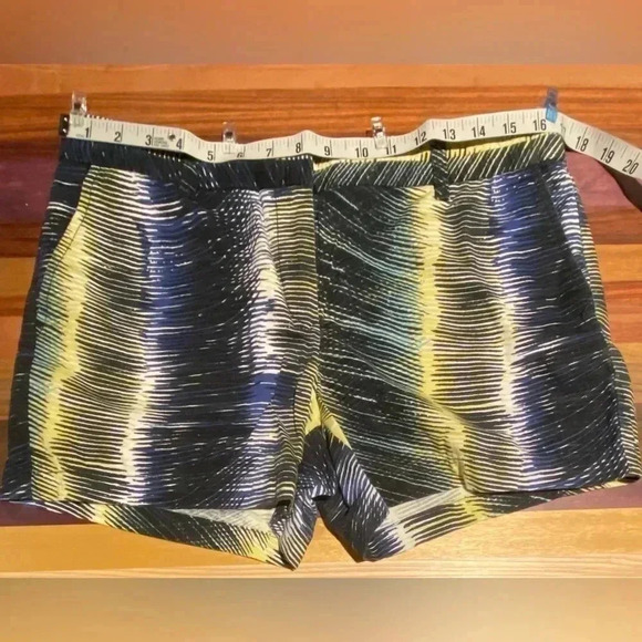 LOFT shorts, size 8 - Picture 5 of 6